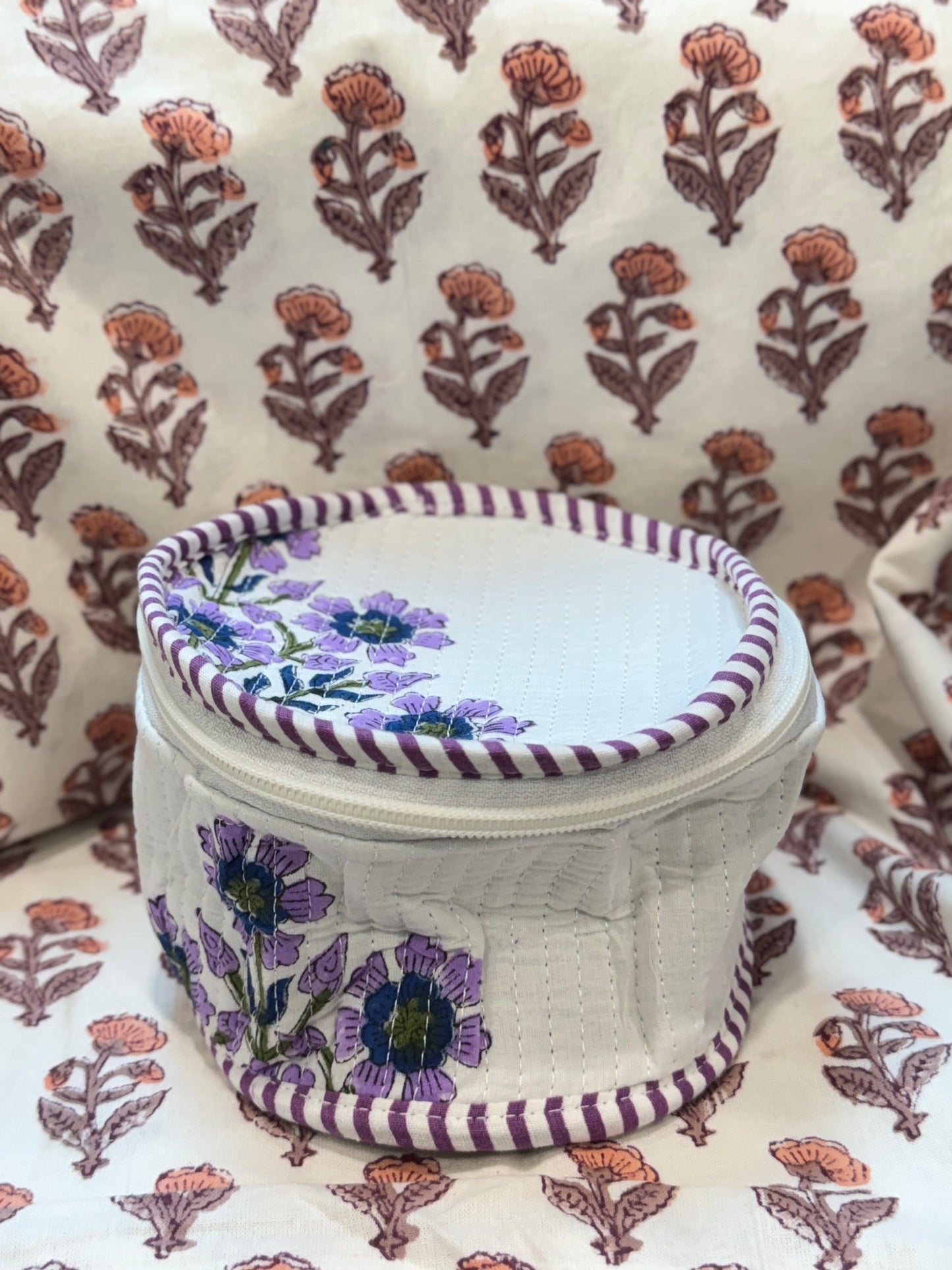 ROUND HANDBLOCK COTTON POUCH