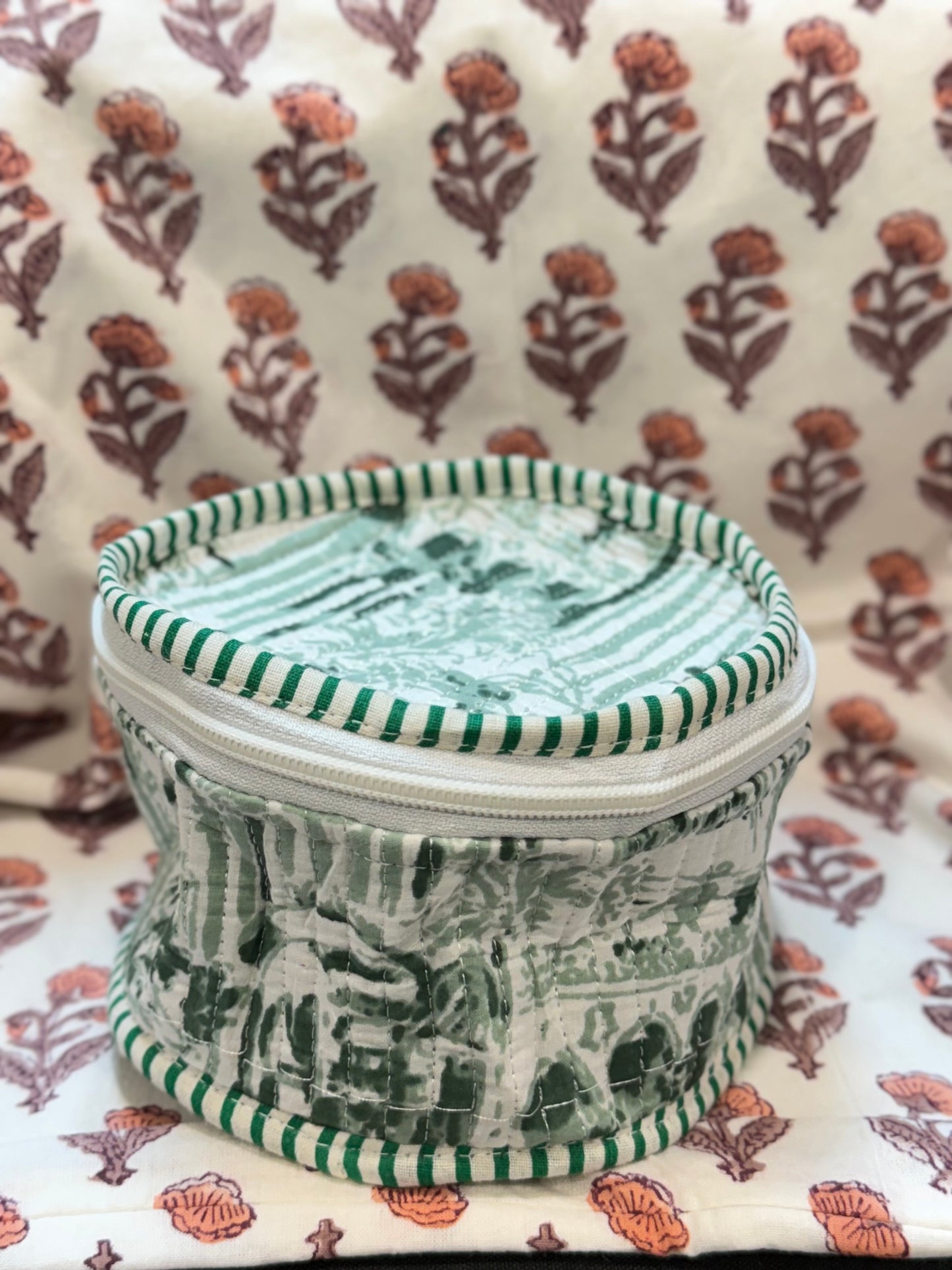 ROUND HANDBLOCK COTTON POUCH