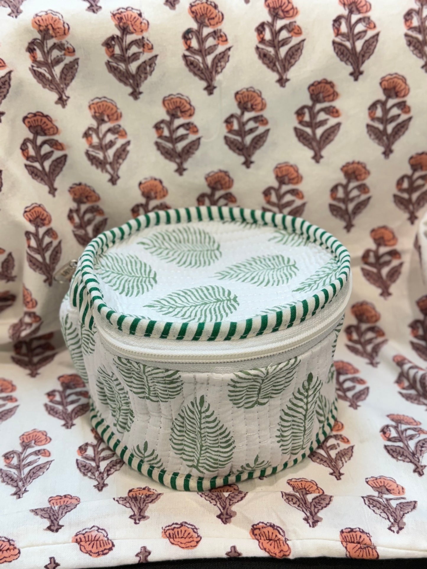 ROUND HANDBLOCK COTTON POUCH