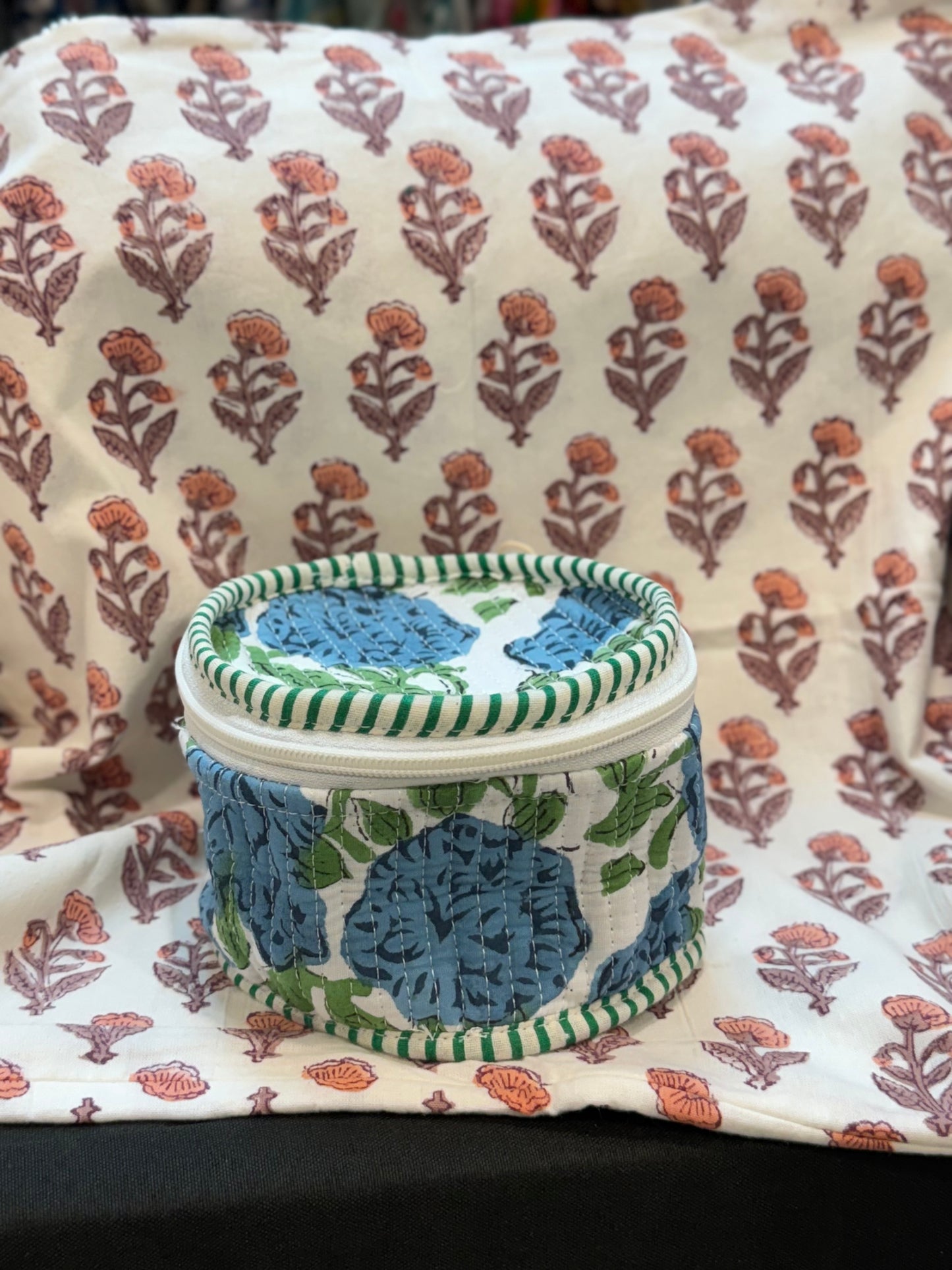 ROUND HANDBLOCK COTTON POUCH